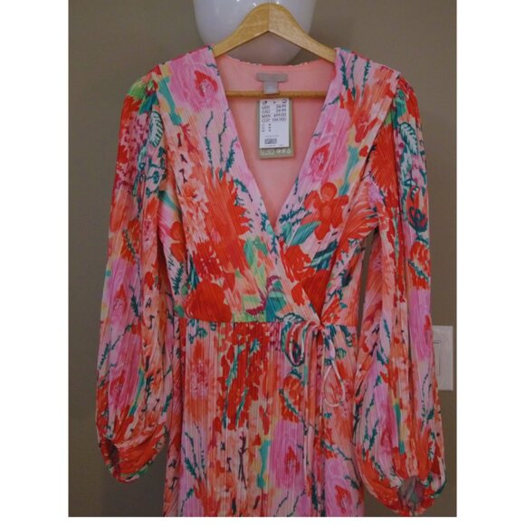 H&M Pleated Wrapover Dress SIZE MEDIUM NEW WITH TAGS: FOR ALL OCCASION - Picture 12 of 12